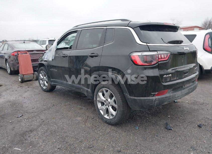 Photo 3 of 2022 Jeep Compass LIMITED 4X4 (VIN 3C4NJDCB3NT114155)