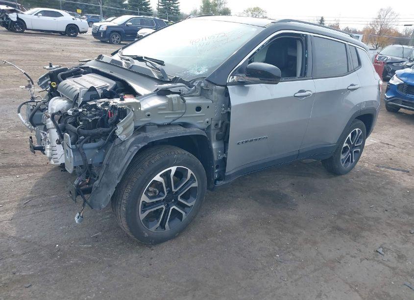 Photo 2 of 2022 Jeep Compass LIMITED 4X4 (VIN 3C4NJDCB3NT159189)