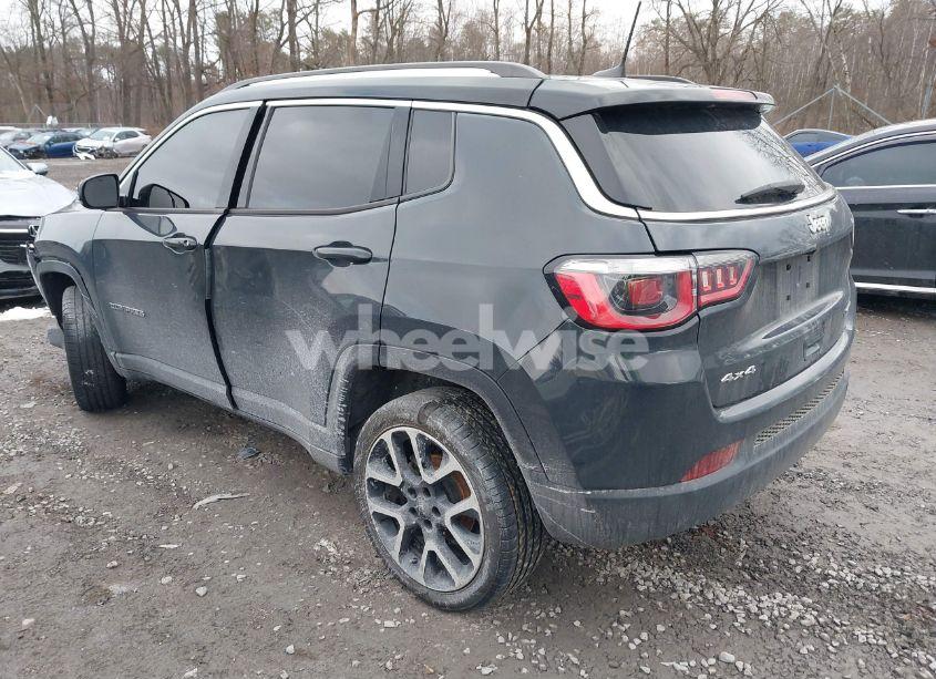 Photo 3 of 2018 Jeep Compass LIMITED 4X4 (VIN 3C4NJDCB4JT245380)
