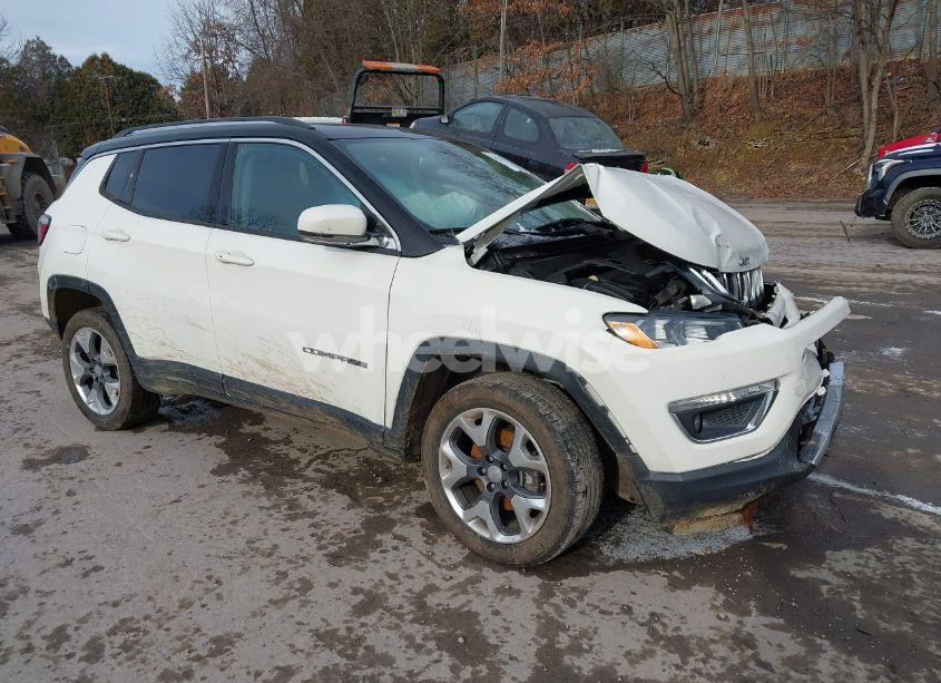 2018 Jeep Compass LIMITED 4X4 (VIN 3C4NJDCB4JT245864) main photo