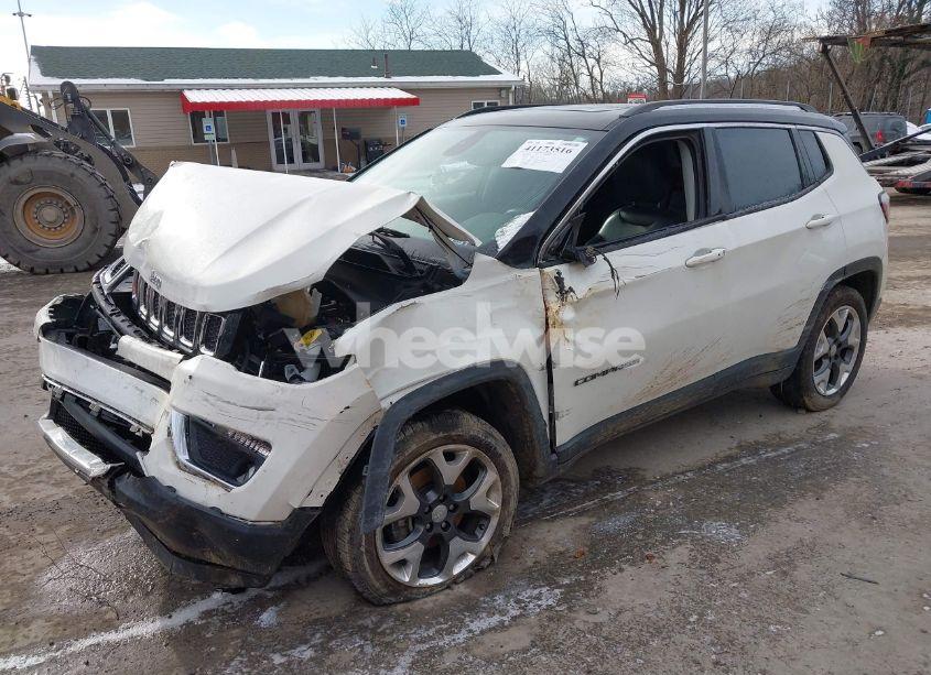 Photo 2 of 2018 Jeep Compass LIMITED 4X4 (VIN 3C4NJDCB4JT245864)