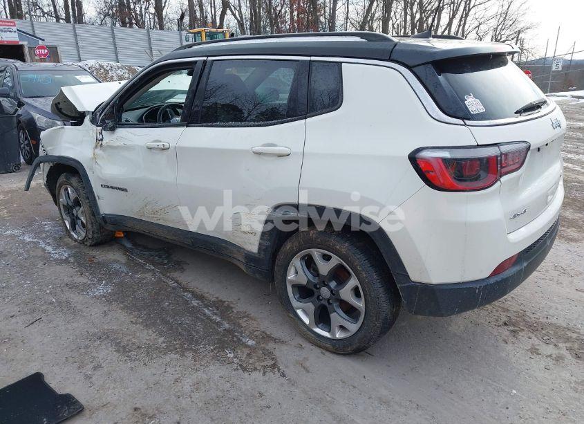 Photo 3 of 2018 Jeep Compass LIMITED 4X4 (VIN 3C4NJDCB4JT245864)
