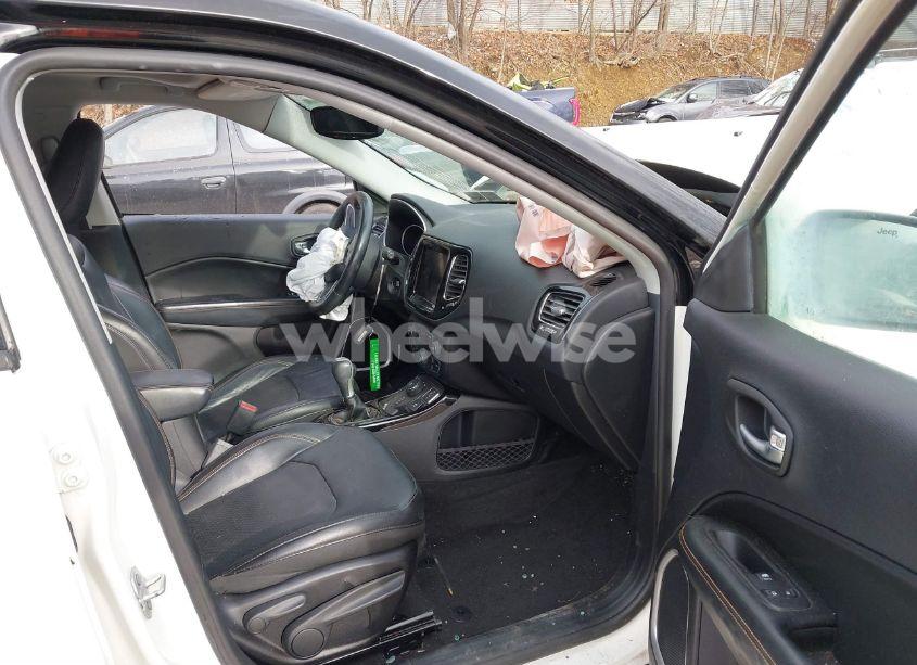 Photo 5 of 2018 Jeep Compass LIMITED 4X4 (VIN 3C4NJDCB4JT245864)