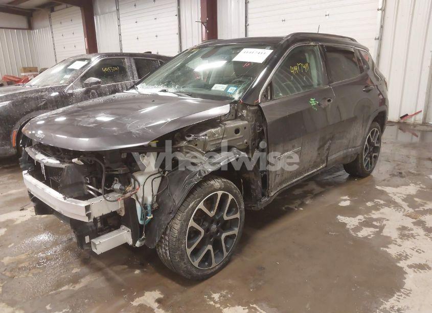 Photo 2 of 2018 Jeep Compass LIMITED 4X4 (VIN 3C4NJDCB4JT298239)