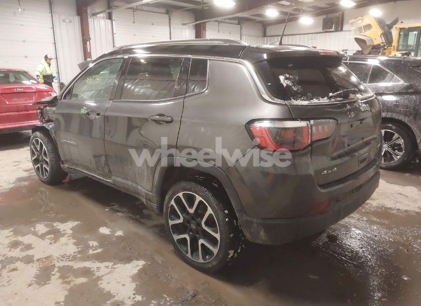 Photo 3 of 2018 Jeep Compass LIMITED 4X4 (VIN 3C4NJDCB4JT298239)