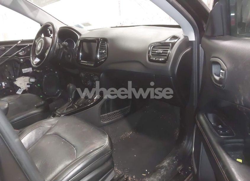 Photo 5 of 2018 Jeep Compass LIMITED 4X4 (VIN 3C4NJDCB4JT298239)