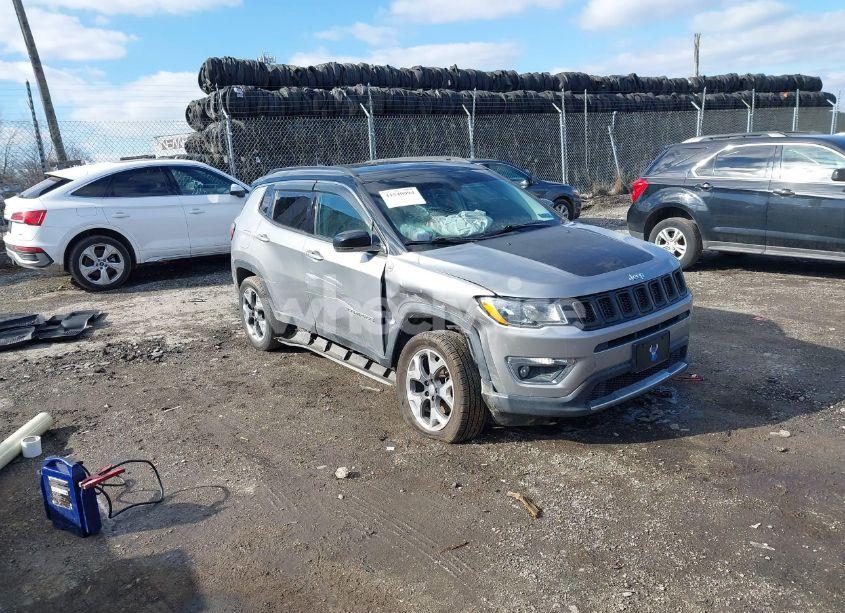 2018 Jeep Compass LIMITED 4X4 (VIN 3C4NJDCB4JT395389) main photo