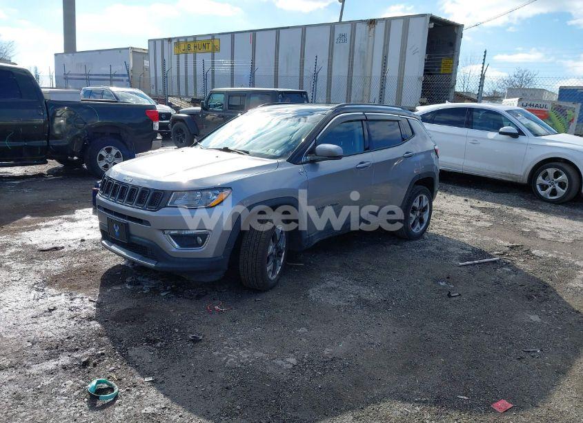 Photo 2 of 2018 Jeep Compass LIMITED 4X4 (VIN 3C4NJDCB4JT395389)