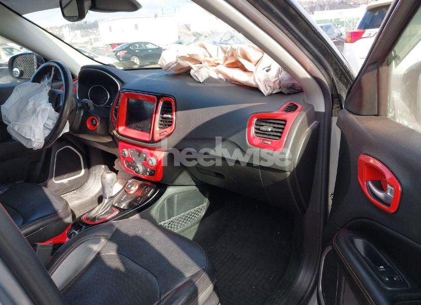 Photo 5 of 2018 Jeep Compass LIMITED 4X4 (VIN 3C4NJDCB4JT395389)