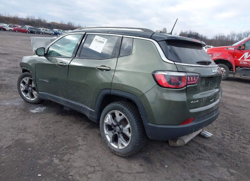 Photo 3 of 2019 Jeep Compass LIMITED 4X4 (VIN 3C4NJDCB4KT622744)