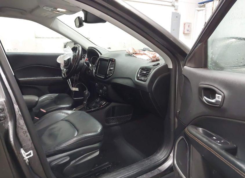 Photo 5 of 2020 Jeep Compass LIMITED 4X4 (VIN 3C4NJDCB4LT215346)