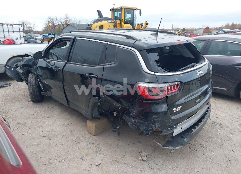 Photo 3 of 2020 Jeep Compass LIMITED 4X4 (VIN 3C4NJDCB4LT223804)