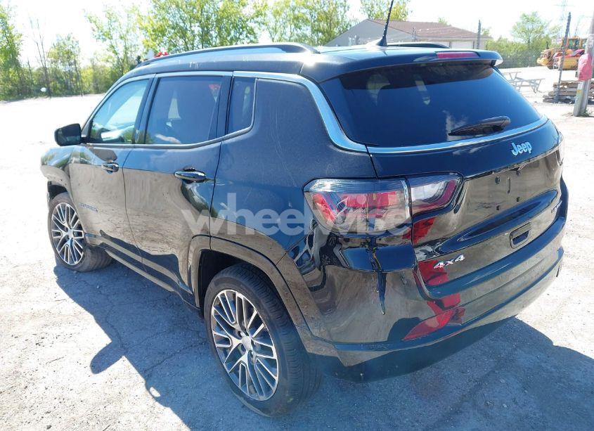 Photo 3 of 2022 Jeep Compass LIMITED 4X4 (VIN 3C4NJDCB4NT189558)