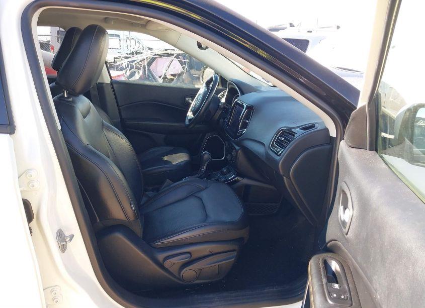 Photo 5 of 2018 Jeep Compass LIMITED 4X4 (VIN 3C4NJDCB5JT222691)