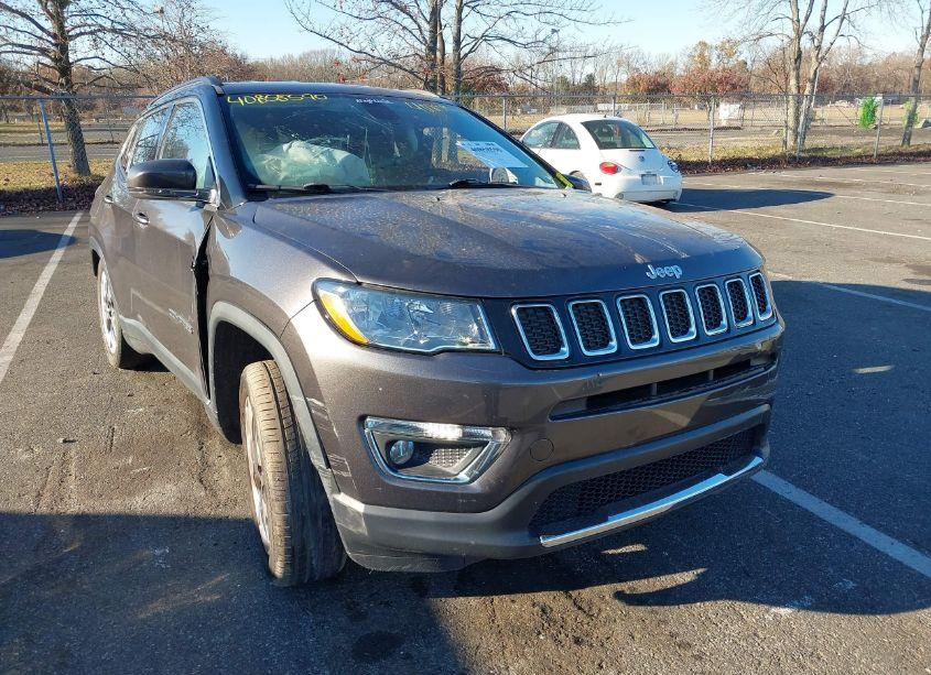 2018 Jeep Compass LIMITED 4X4 (VIN 3C4NJDCB5JT252287) main photo