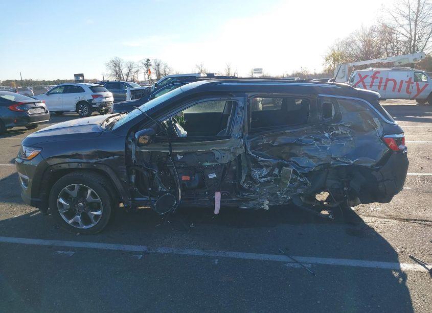 Photo 14 of 2018 Jeep Compass LIMITED 4X4 (VIN 3C4NJDCB5JT252287)