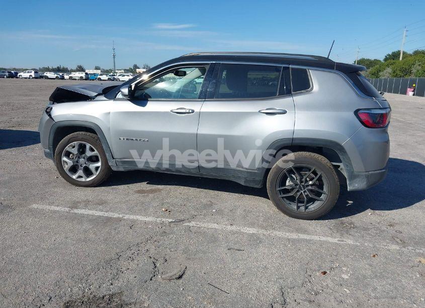 Photo 3 of 2019 Jeep Compass LIMITED 4X4 (VIN 3C4NJDCB5KT638306)