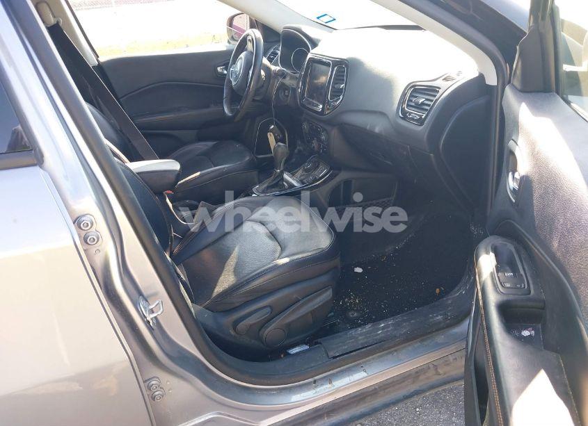 Photo 5 of 2019 Jeep Compass LIMITED 4X4 (VIN 3C4NJDCB5KT638306)