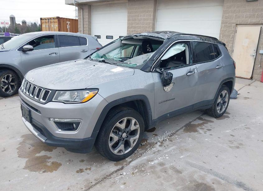 Photo 2 of 2019 Jeep Compass LIMITED 4X4 (VIN 3C4NJDCB5KT740396)