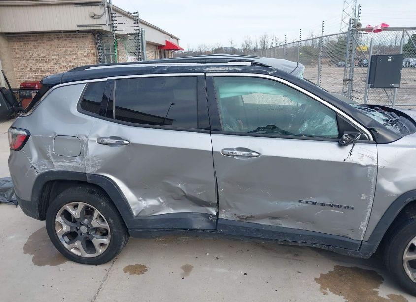 Photo 6 of 2019 Jeep Compass LIMITED 4X4 (VIN 3C4NJDCB5KT740396)