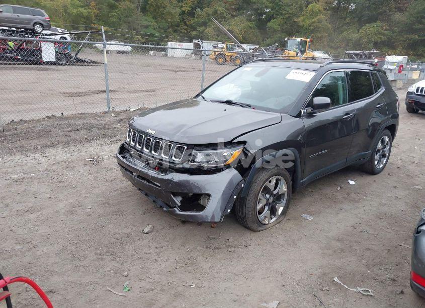 Photo 2 of 2019 Jeep Compass LIMITED 4X4 (VIN 3C4NJDCB5KT741158)