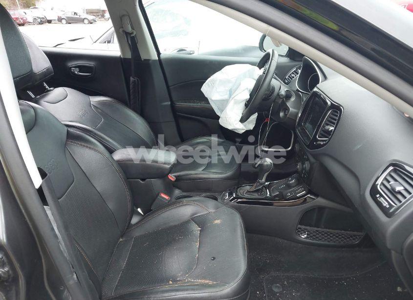 Photo 5 of 2019 Jeep Compass LIMITED 4X4 (VIN 3C4NJDCB5KT741158)