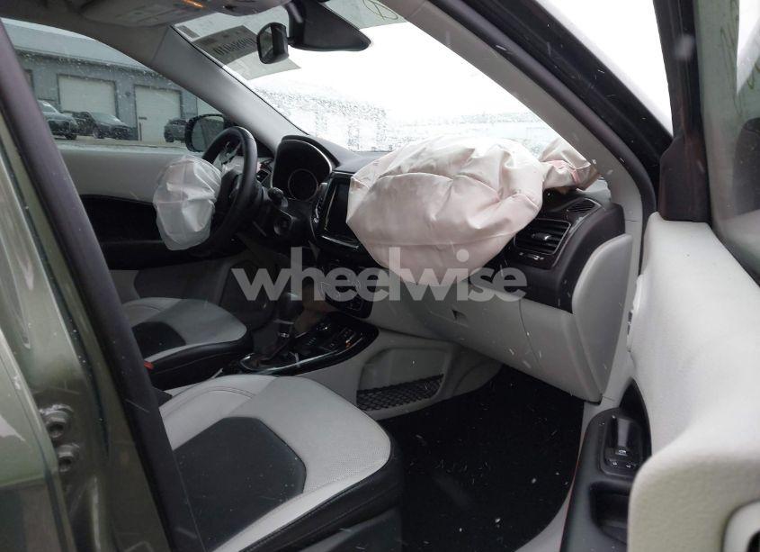 Photo 5 of 2020 Jeep Compass LIMITED 4X4 (VIN 3C4NJDCB5LT162799)