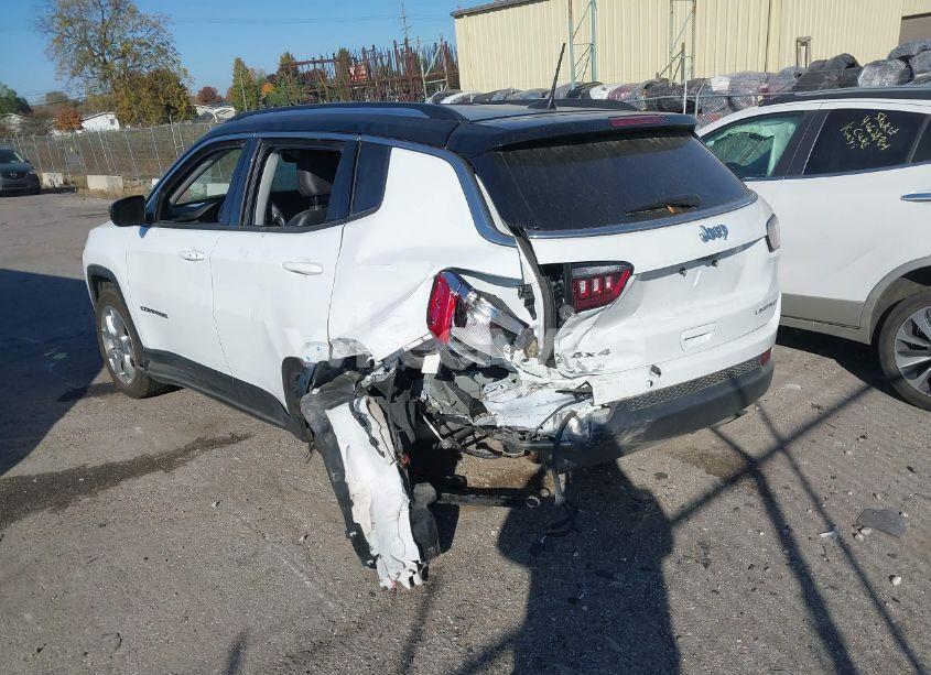 Photo 3 of 2022 Jeep Compass LIMITED 4X4 (VIN 3C4NJDCB5NT141390)