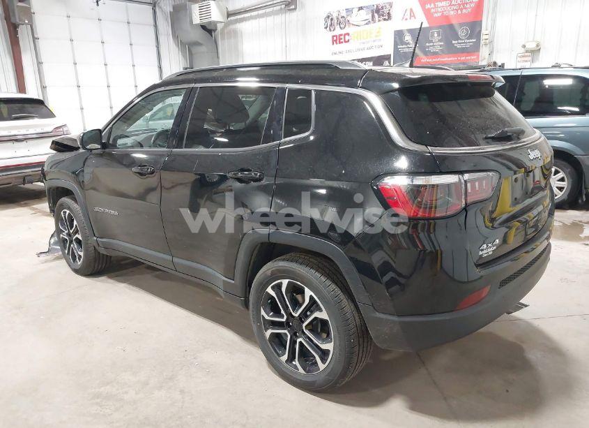 Photo 3 of 2022 Jeep Compass LIMITED 4X4 (VIN 3C4NJDCB5NT223989)