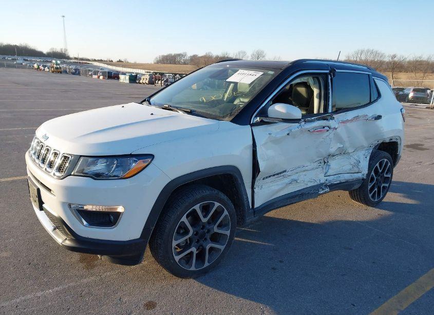Photo 2 of 2018 Jeep Compass LIMITED 4X4 (VIN 3C4NJDCB6JT206094)