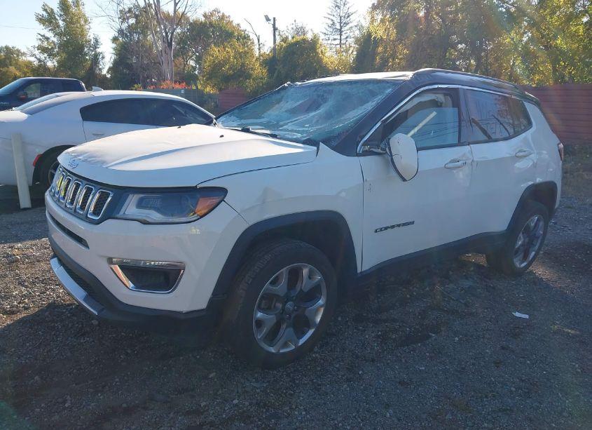 Photo 2 of 2018 Jeep Compass LIMITED 4X4 (VIN 3C4NJDCB6JT354326)