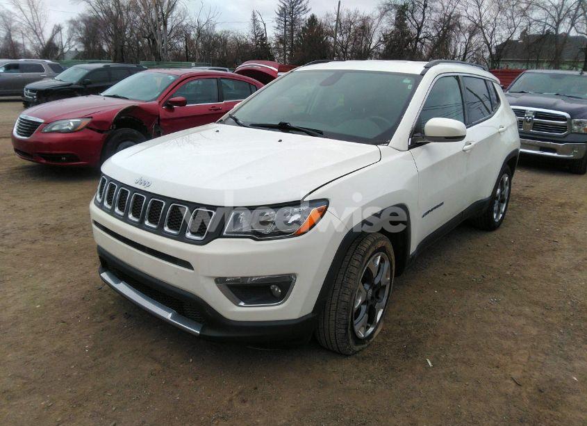 Photo 2 of 2019 Jeep Compass LIMITED 4X4 (VIN 3C4NJDCB6KT639237)