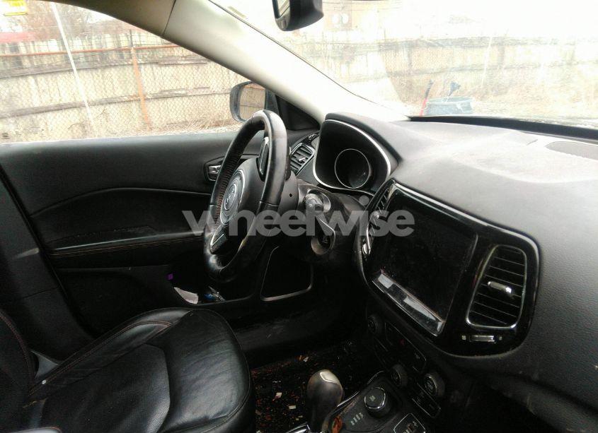 Photo 5 of 2019 Jeep Compass LIMITED 4X4 (VIN 3C4NJDCB6KT639237)