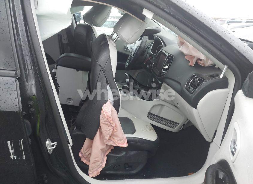 Photo 5 of 2020 Jeep Compass LIMITED 4X4 (VIN 3C4NJDCB6LT142612)