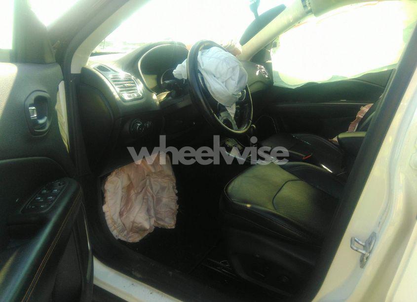 Photo 5 of 2020 Jeep Compass LIMITED 4X4 (VIN 3C4NJDCB6LT234125)