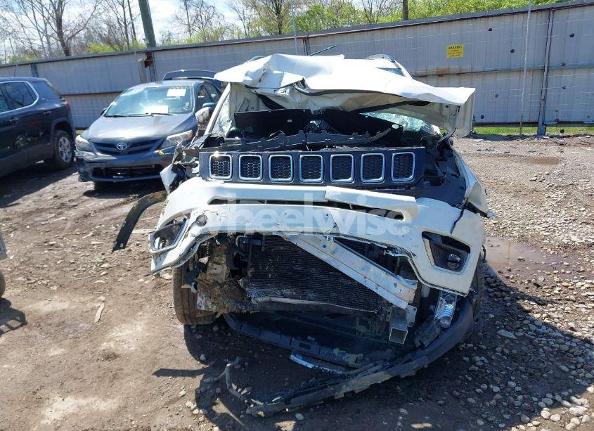 Photo 12 of 2017 Jeep New COMPASS LIMITED 4X4 (VIN 3C4NJDCB7HT597847)