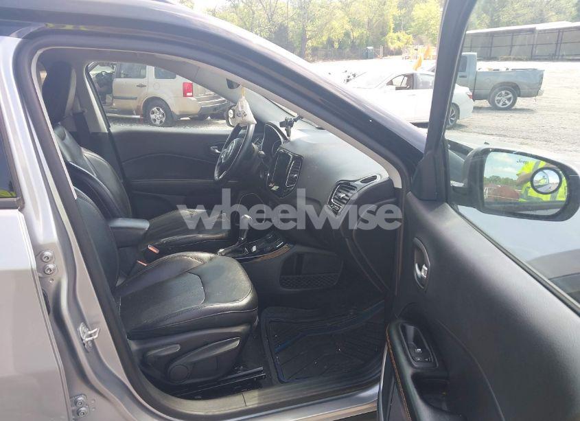 Photo 5 of 2018 Jeep Compass LIMITED 4X4 (VIN 3C4NJDCB7JT210770)