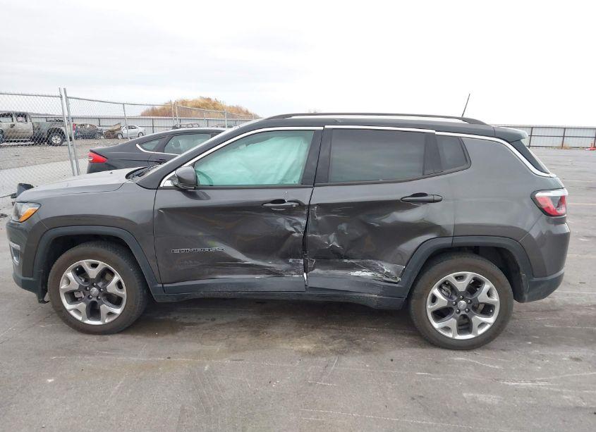 Photo 14 of 2018 Jeep Compass LIMITED 4X4 (VIN 3C4NJDCB7JT319231)