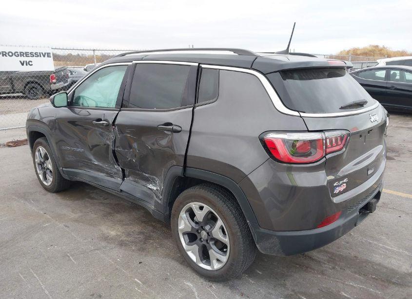 Photo 3 of 2018 Jeep Compass LIMITED 4X4 (VIN 3C4NJDCB7JT319231)