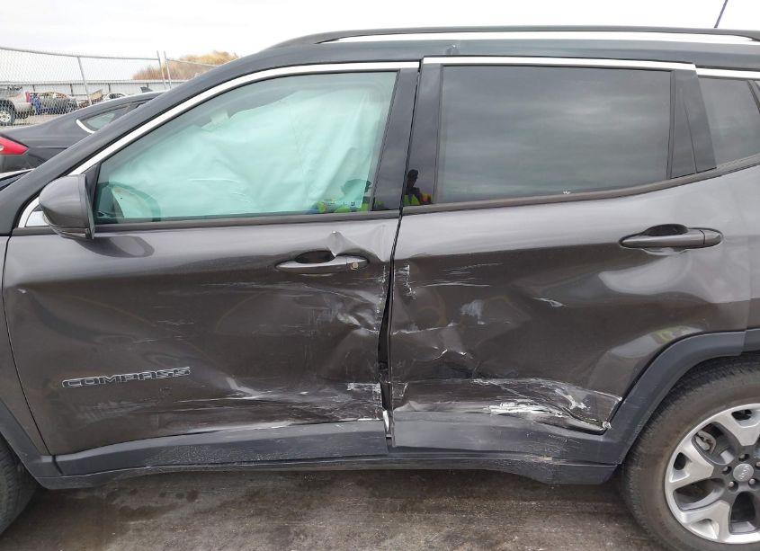 Photo 6 of 2018 Jeep Compass LIMITED 4X4 (VIN 3C4NJDCB7JT319231)