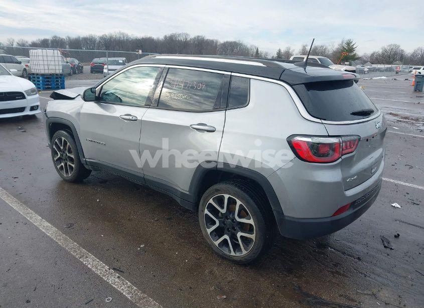 Photo 3 of 2018 Jeep Compass LIMITED 4X4 (VIN 3C4NJDCB7JT434475)