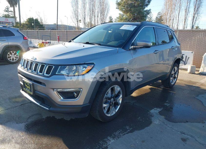 Photo 2 of 2019 Jeep Compass LIMITED 4X4 (VIN 3C4NJDCB7KT690830)