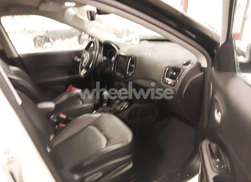 Photo 5 of 2020 Jeep Compass LIMITED 4X4 (VIN 3C4NJDCB7LT240631)