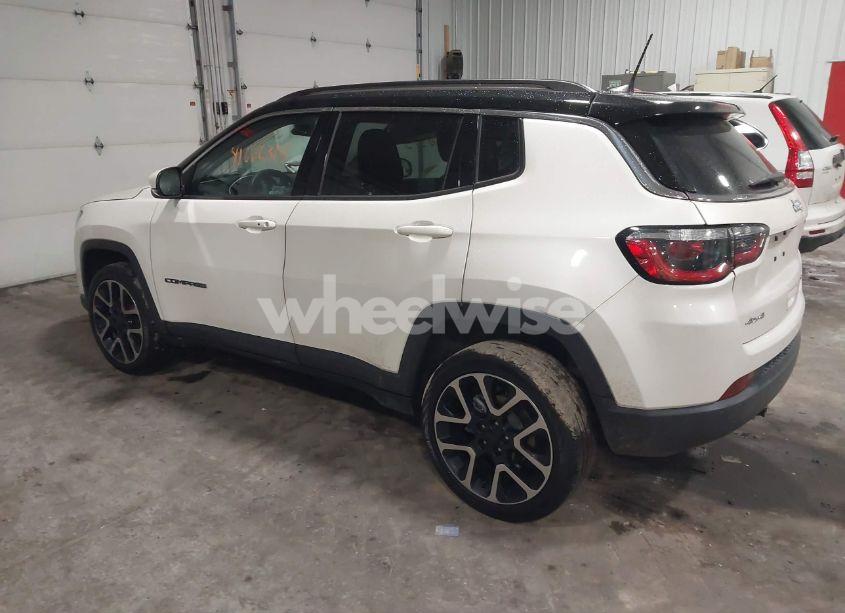 Photo 3 of 2018 Jeep Compass LIMITED 4X4 (VIN 3C4NJDCB8JT200801)