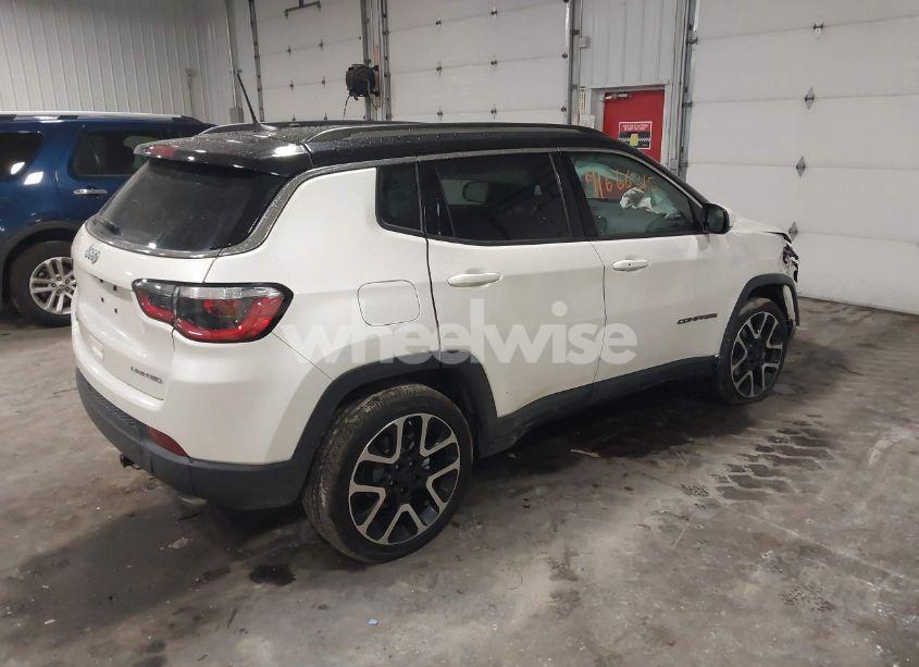 Photo 4 of 2018 Jeep Compass LIMITED 4X4 (VIN 3C4NJDCB8JT200801)