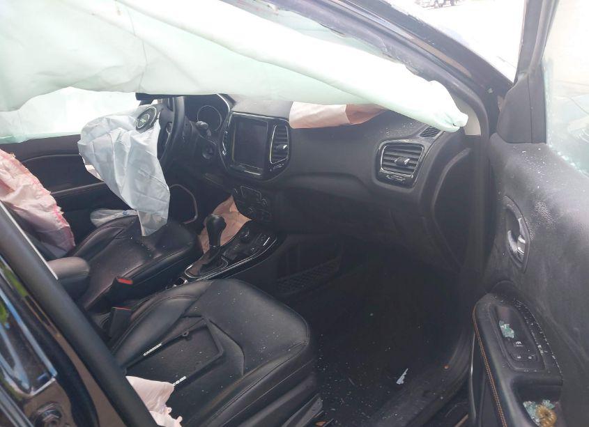 Photo 5 of 2018 Jeep Compass LIMITED 4X4 (VIN 3C4NJDCB8JT332828)