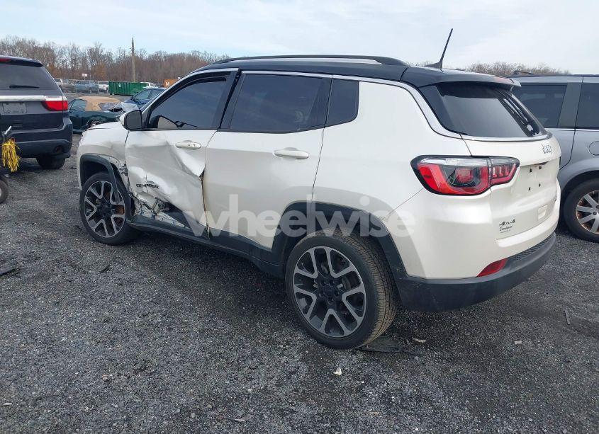 Photo 3 of 2018 Jeep Compass LIMITED 4X4 (VIN 3C4NJDCB8JT342727)