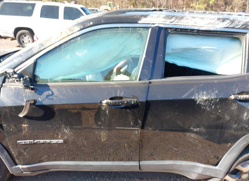 Photo 14 of 2019 Jeep Compass LIMITED 4X4 (VIN 3C4NJDCB8KT650787)