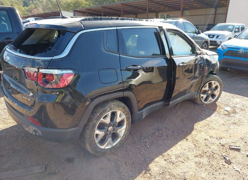 Photo 4 of 2019 Jeep Compass LIMITED 4X4 (VIN 3C4NJDCB8KT650787)
