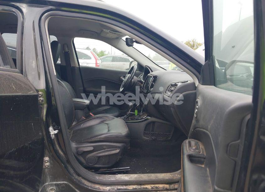 Photo 5 of 2019 Jeep Compass LIMITED 4X4 (VIN 3C4NJDCB8KT666066)